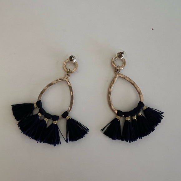 Hammered gold and navy Tassel earrings - Picture 2 of 2